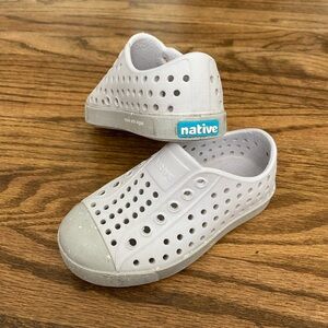 Native Jefferson toddler size 7 slip ons